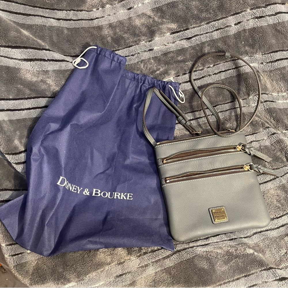 Dooney & bourke cross body